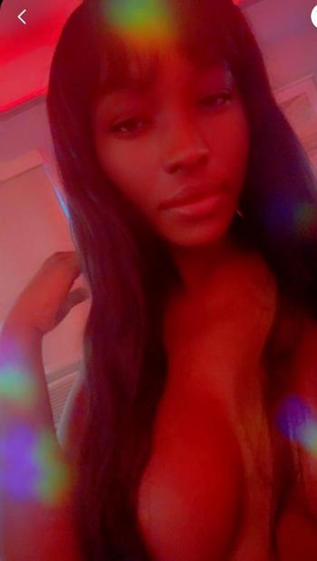 Kim, 22  female escort, Bronx