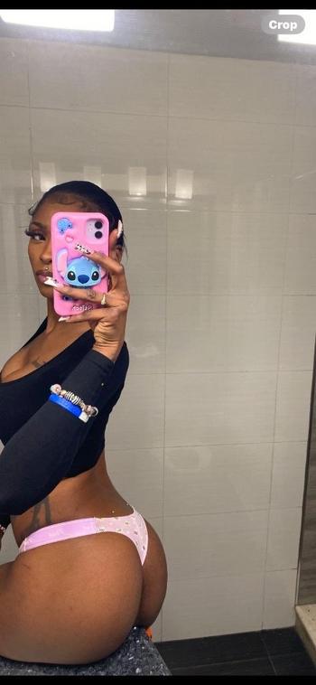 Autumn, 25  female escort, Bronx